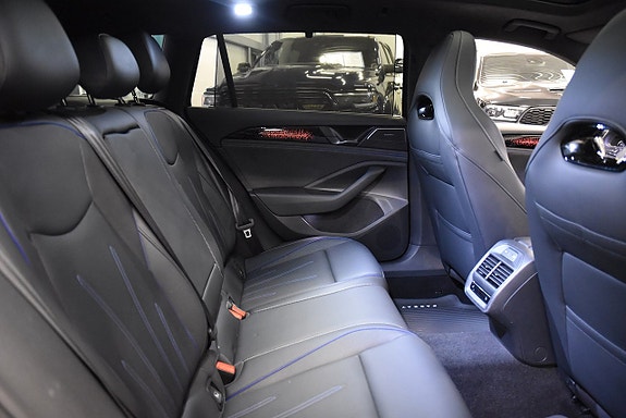 Volkswagen Passat 15 of 28