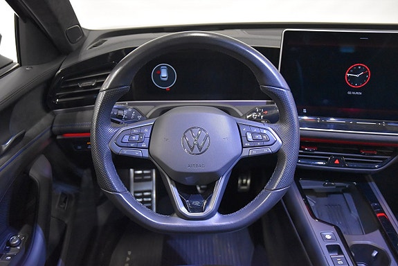 Volkswagen Passat 2 of 28