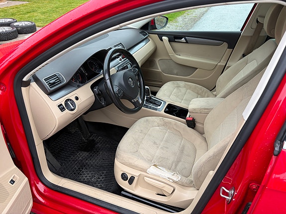 Volkswagen Passat 11 of 18