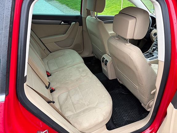Volkswagen Passat 14 of 18