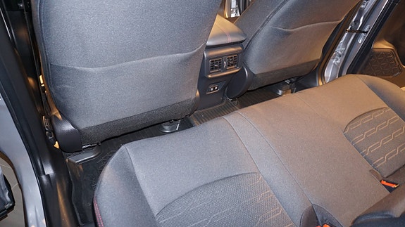 Toyota RAV4 11 of 18