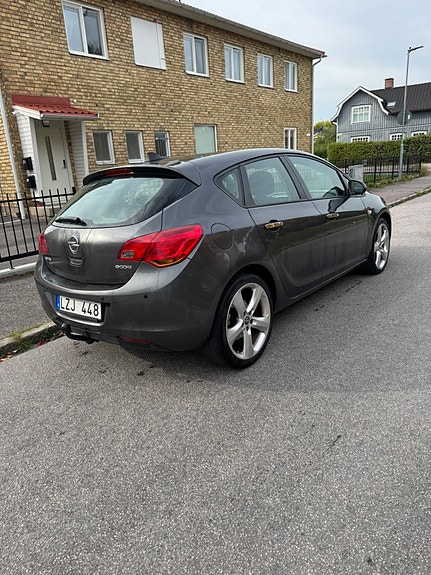 Opel Astra 3 of 7