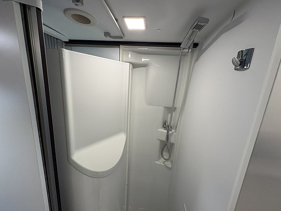 Adria TWIN 640 SLB 12 of 16
