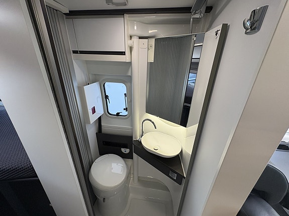 Adria TWIN 640 SLB 11 of 16