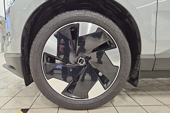 Volvo EX30 12 of 19