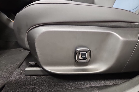 Volvo EX30 13 of 19