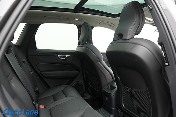 Volvo XC60 25 of 30
