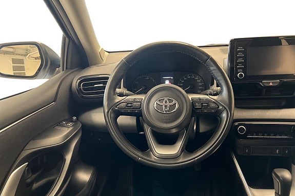 Toyota Yaris 9 of 18