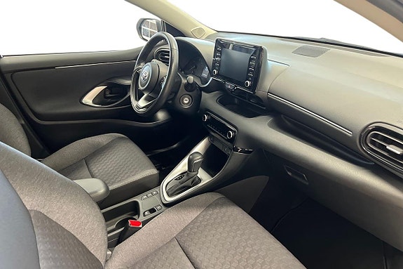 Toyota Yaris 6 of 18