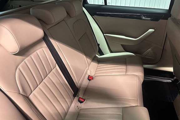 Skoda Superb 13 of 30