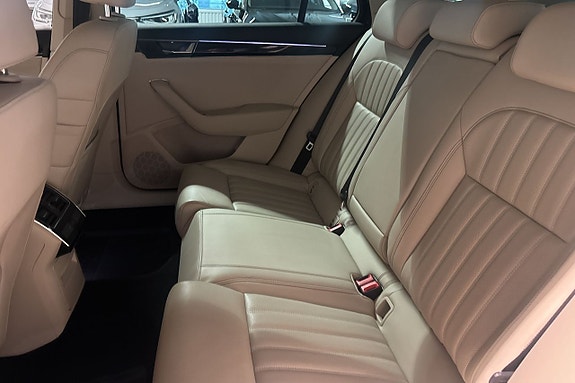 Skoda Superb 12 of 30