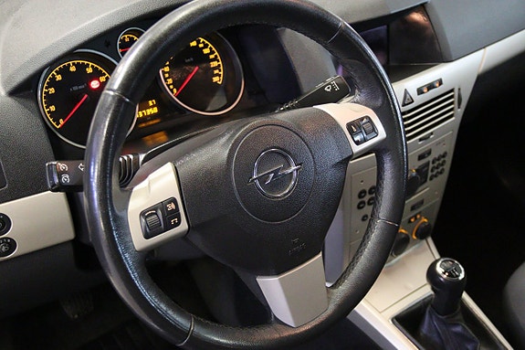 Opel Astra 11 of 13