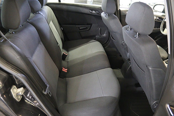 Opel Astra 10 of 13