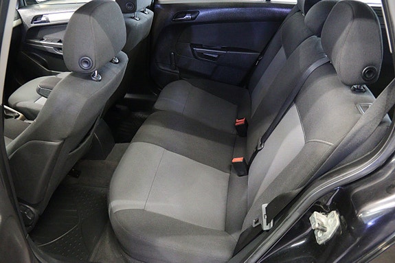 Opel Astra 8 of 13