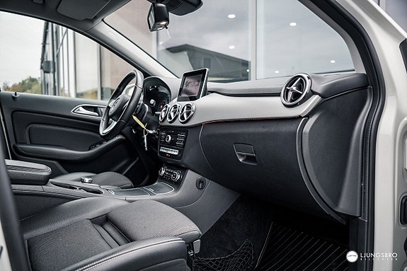 Mercedes-Benz B200 10 of 10