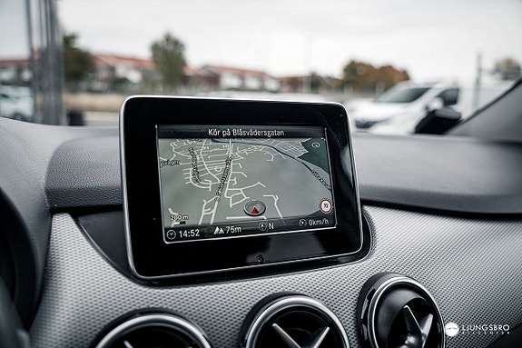 Mercedes-Benz B200 5 of 10