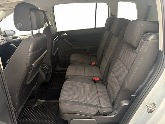 Volkswagen Touran 22 of 30
