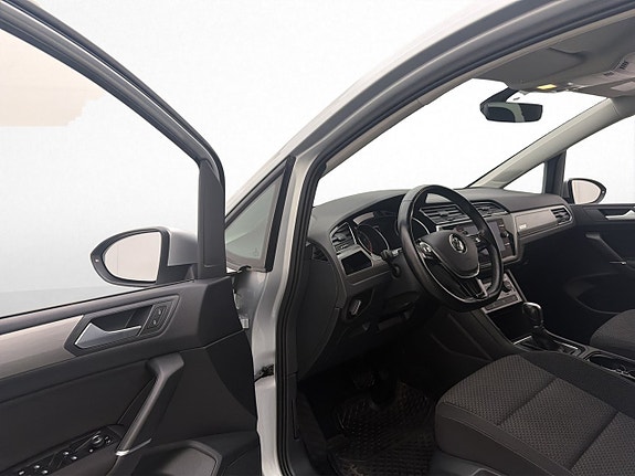 Volkswagen Touran 11 of 30