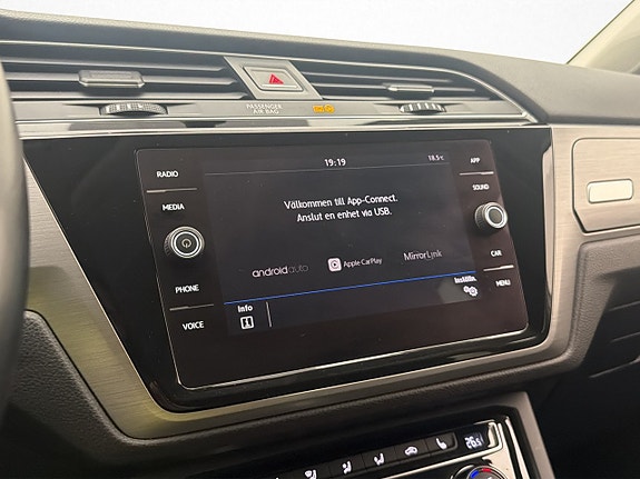 Volkswagen Touran 19 of 30