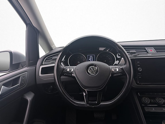 Volkswagen Touran 14 of 30