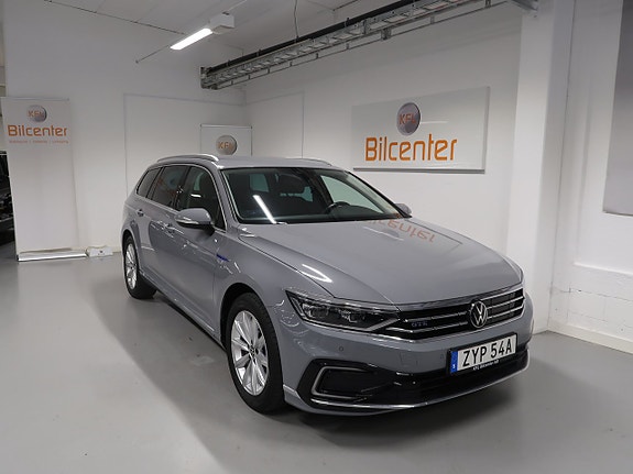 Volkswagen Passat 3 of 30