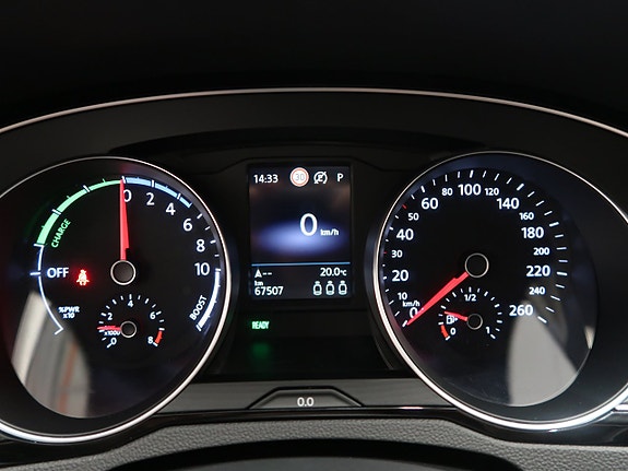 Volkswagen Passat 20 of 30