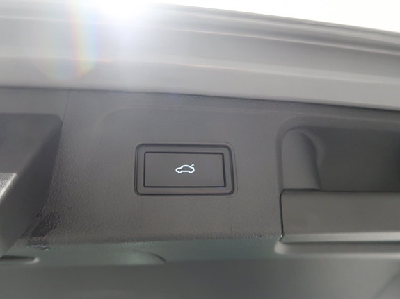 Volkswagen Passat 28 of 30