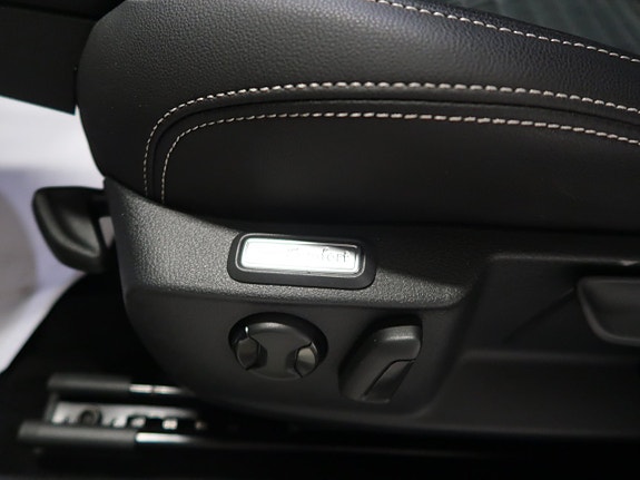 Volkswagen Passat 17 of 30