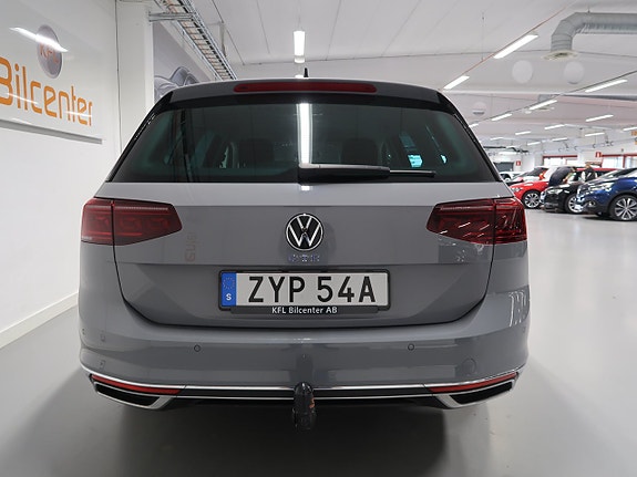Volkswagen Passat 7 of 30
