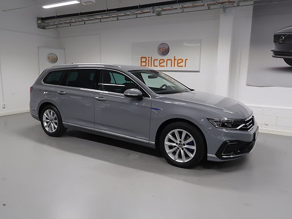 Volkswagen Passat 4 of 30