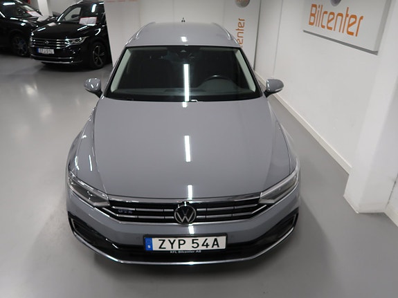 Volkswagen Passat 11 of 30