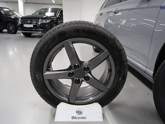 Volkswagen Passat 13 of 30