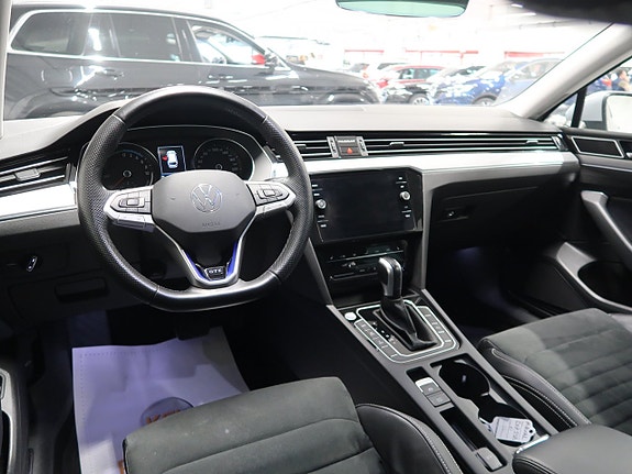 Volkswagen Passat 15 of 30