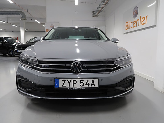 Volkswagen Passat 10 of 30