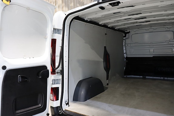 Renault Trafic 11 of 30