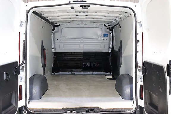 Renault Trafic 10 of 30