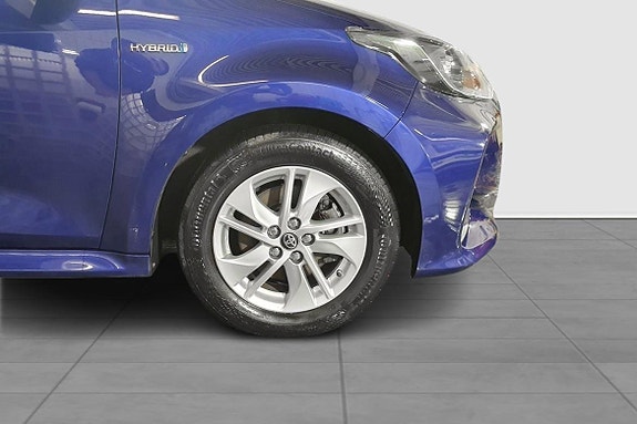 Toyota Yaris 12 of 24