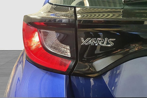 Toyota Yaris 11 of 24