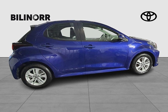 Toyota Yaris 7 of 24