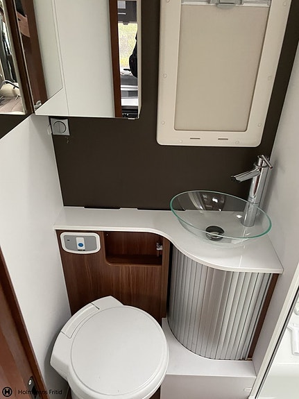 Adria Matrix Supreme M 687 SL 10 of 12