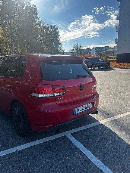 Volkswagen Golf VI 3 of 9