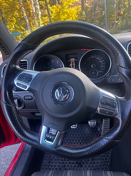 Volkswagen Golf VI 5 of 9