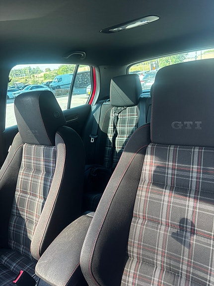 Volkswagen Golf VI 7 of 9