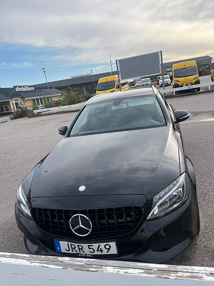 Mercedes-Benz C220 4 of 6