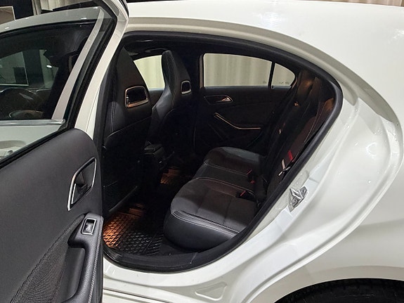 Mercedes-Benz A200 9 of 20