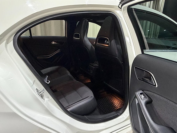 Mercedes-Benz A200 10 of 20