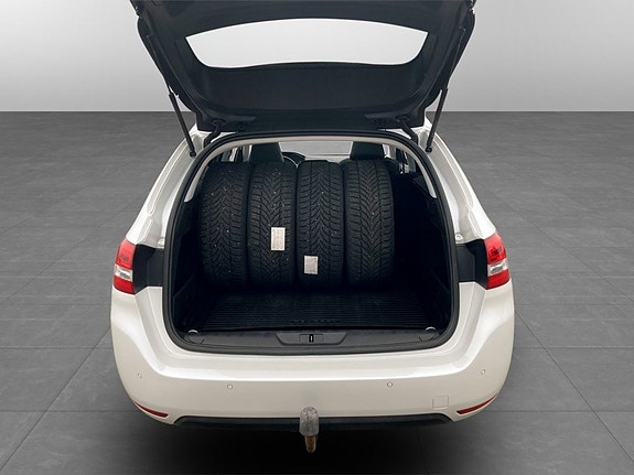 Peugeot 308 SW 15 of 15