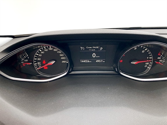 Peugeot 308 SW 8 of 15