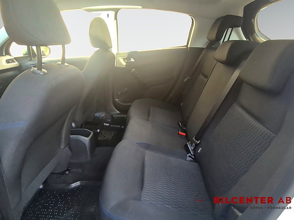 Peugeot 208 14 of 22