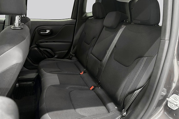 Jeep Renegade 9 of 18
